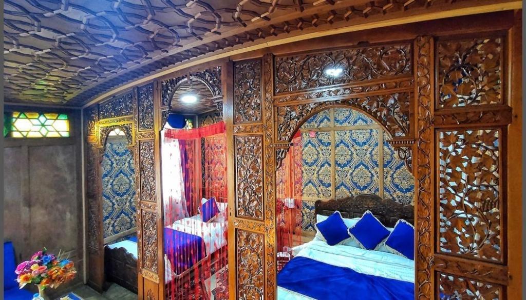 The Heritage Safina Group Of Houseboats Srīnagar Esterno foto
