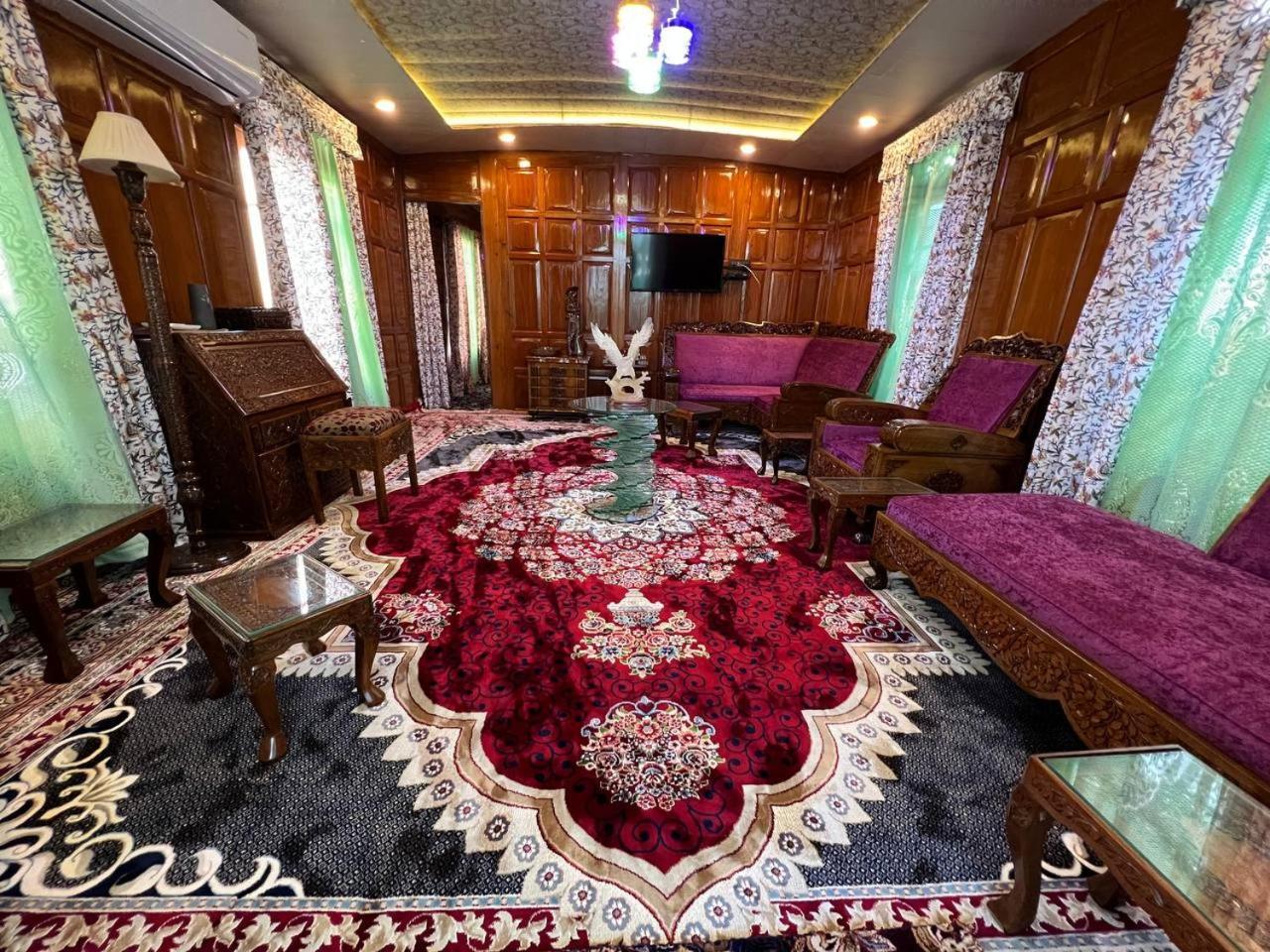 The Heritage Safina Group Of Houseboats Srīnagar Esterno foto