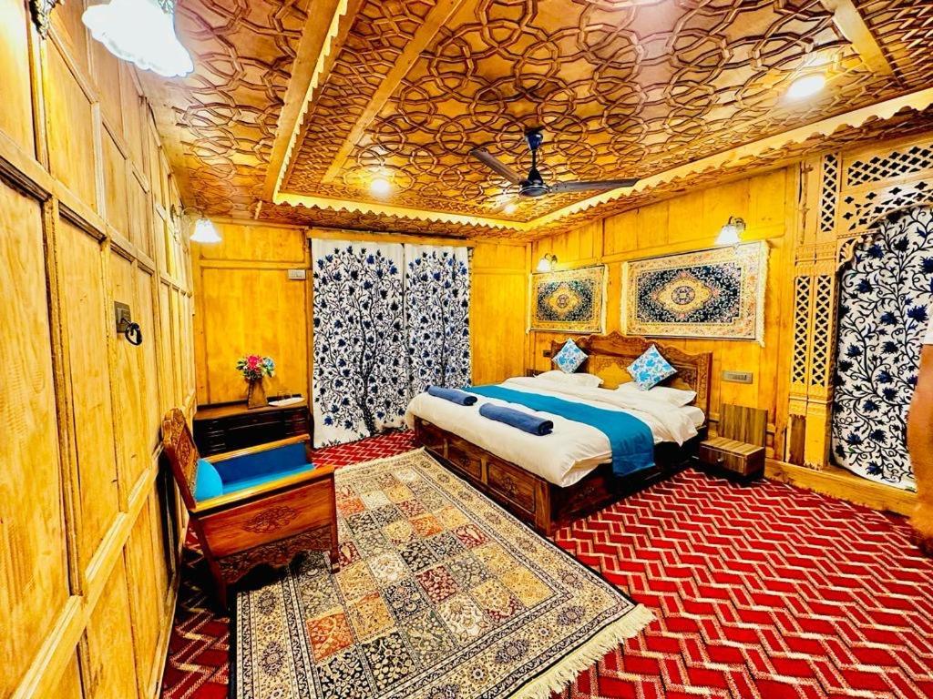 The Heritage Safina Group Of Houseboats Srīnagar Esterno foto