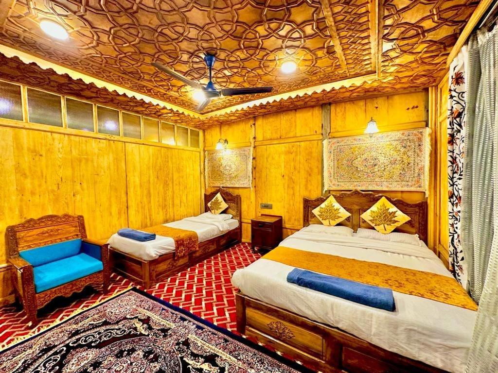 The Heritage Safina Group Of Houseboats Srīnagar Esterno foto