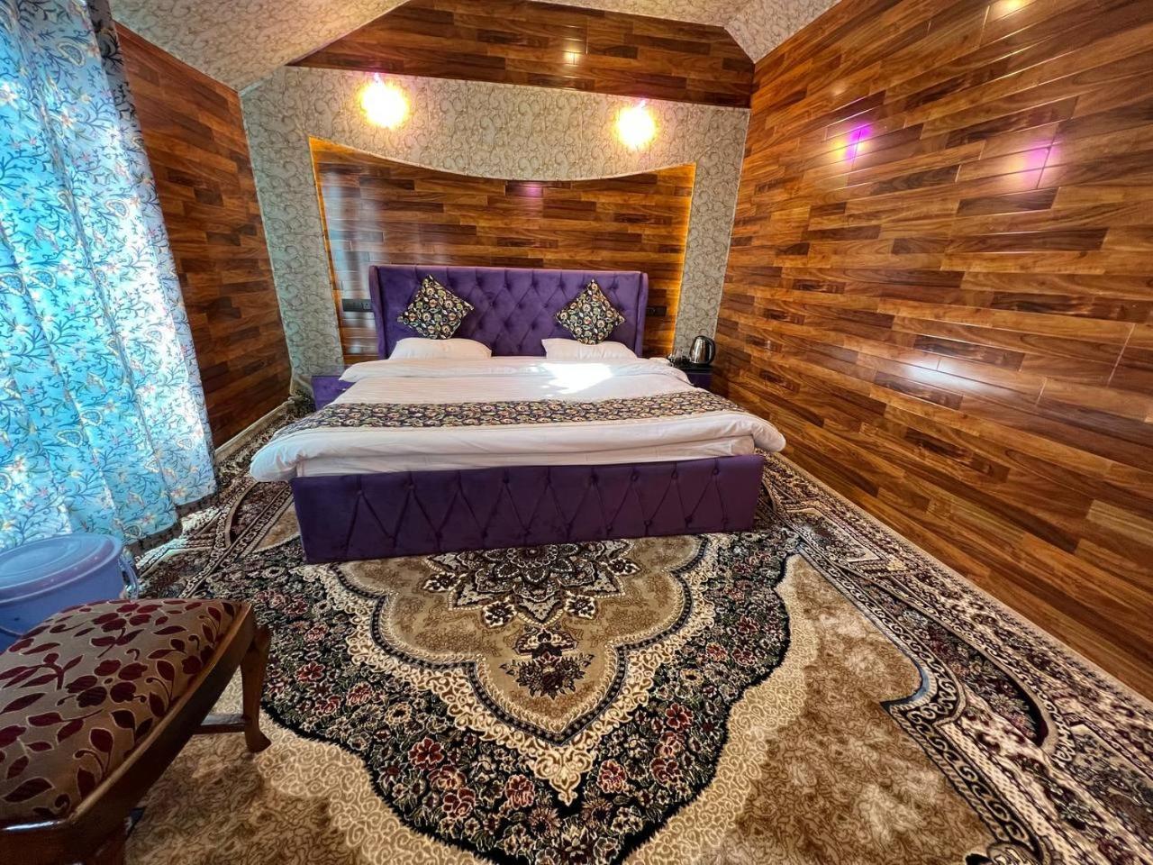 The Heritage Safina Group Of Houseboats Srīnagar Esterno foto