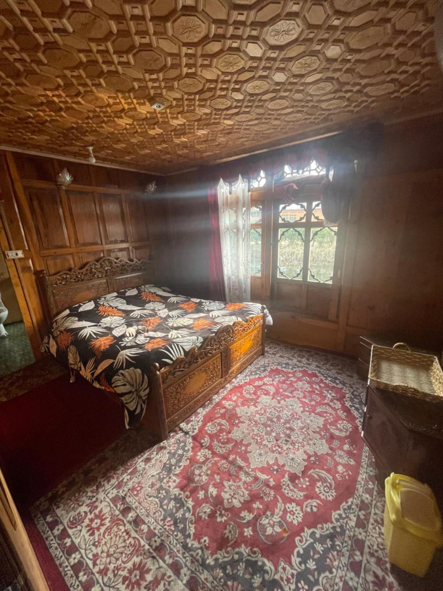 The Heritage Safina Group Of Houseboats Srīnagar Esterno foto